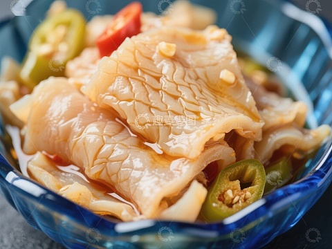 麻辣鱿鱼卷，鲜香四溢的美味佳肴