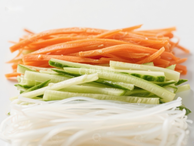 高清大图下载【趣麦麦图】胡萝卜黄瓜粉丝切丝摆盘