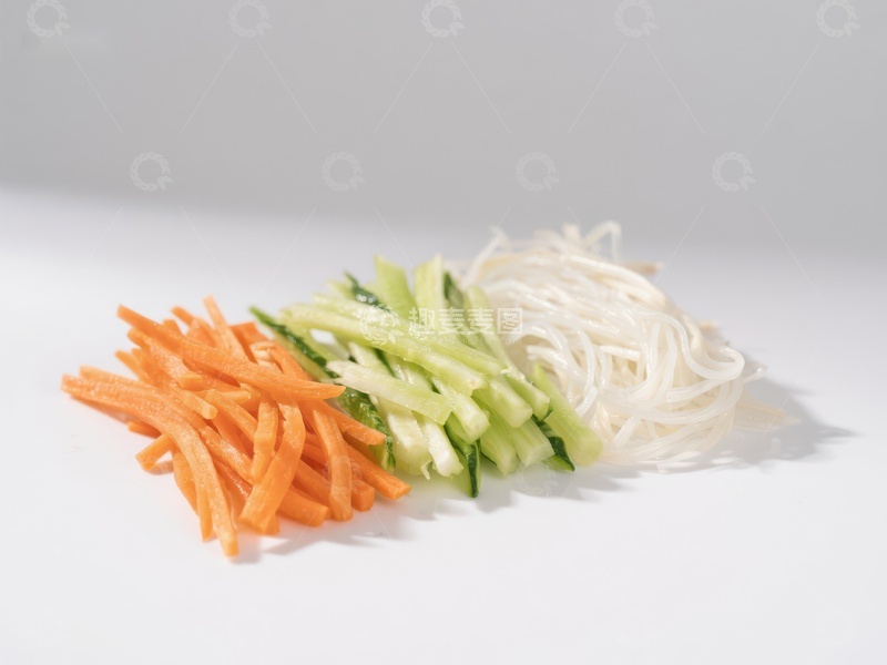 高清大图下载【趣麦麦图】切丝蔬菜与米粉