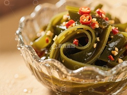 凉拌海带，辣椒点缀的美味小菜