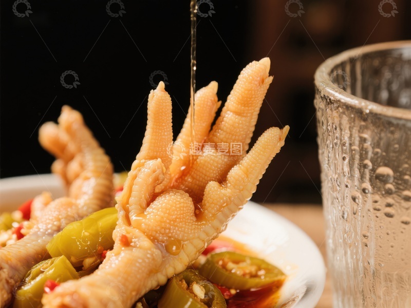 高清大图下载【趣麦麦图】香辣鸡爪配青椒，美味佳肴