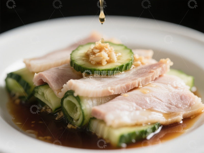 高清大图下载【趣麦麦图】酱汁淋肉片配黄瓜