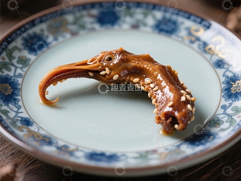 酱香鸭舌，点缀芝麻的美味