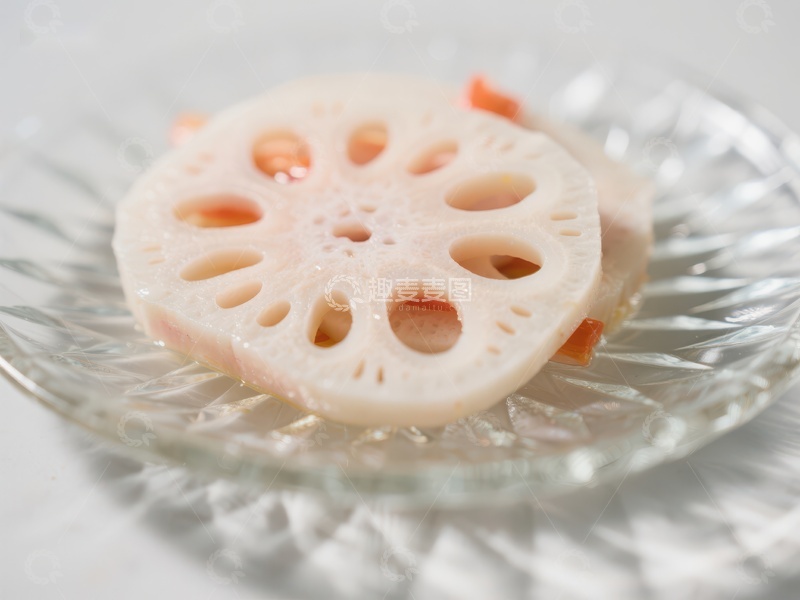 高清大图下载【趣麦麦图】莲藕切片置于透明盘中