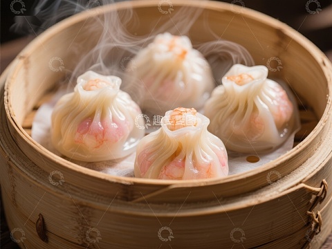 热气腾腾的蒸笼小笼包