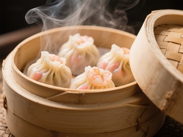 热气腾腾的蒸饺