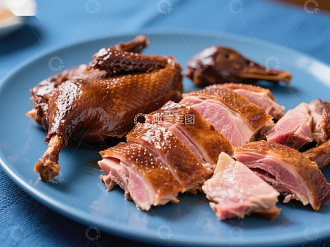 美味烤鸭切片摆盘