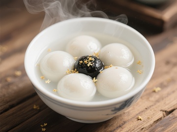 热腾汤圆，甜蜜黑芝麻馅