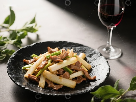 精致中式菜肴：芦笋炒牛肉