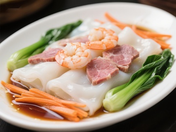 肠粉配虾仁与蔬菜