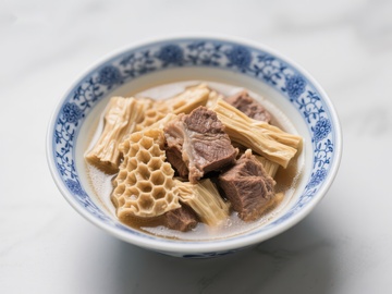 牛腩腐竹汤，传统中式美食