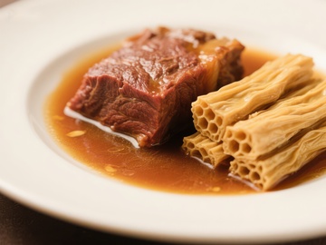 红烧牛肉配腐竹