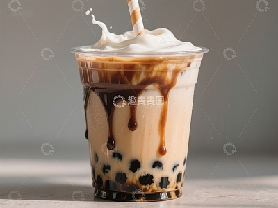 珍珠奶茶配奶油与焦糖酱