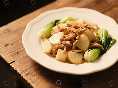 炒肉丝配白菜与土豆片