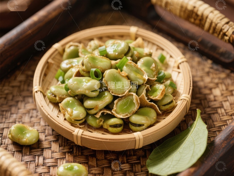 高清大图下载【趣麦麦图】新鲜蚕豆剥壳展示
