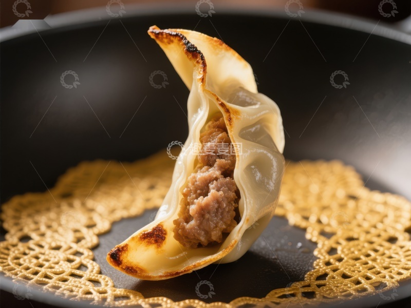 高清大图下载【趣麦麦图】煎饺特写：金黄酥脆，馅料诱人