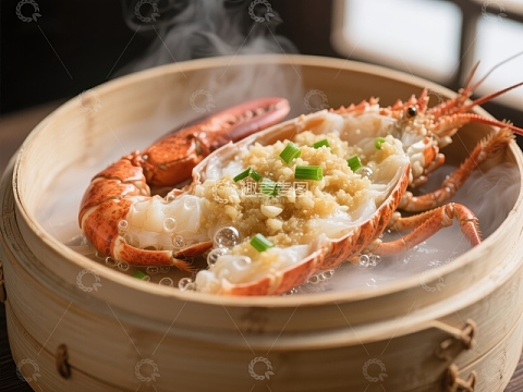 蒸龙虾配蒜蓉香葱