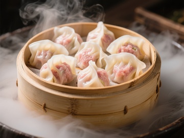 热气腾腾的蒸饺