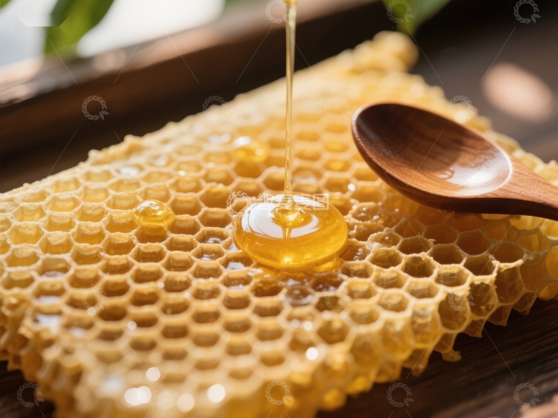 高清大图下载【趣麦麦图】蜂蜜滴落蜂巢，木勺相伴