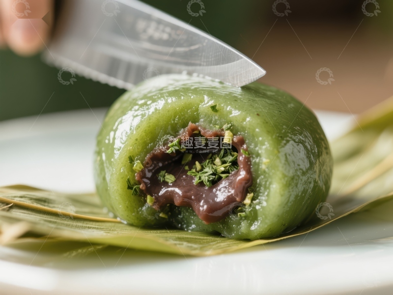 高清大图下载【趣麦麦图】刀切抹茶团子，红豆馅料显露