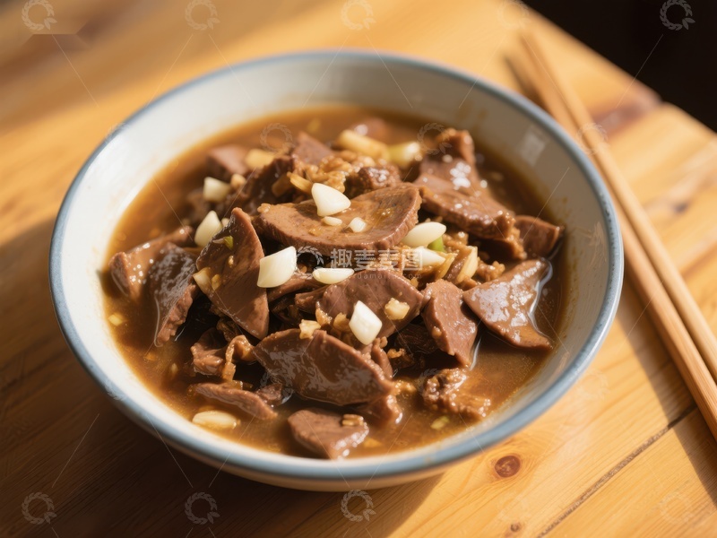 高清大图下载【趣麦麦图】美味肝片炖菜，搭配蒜粒