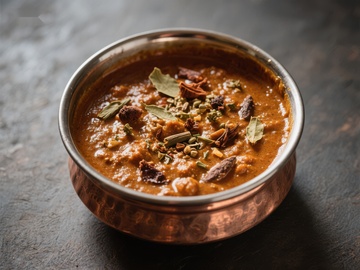 香料浓郁的咖喱菜肴