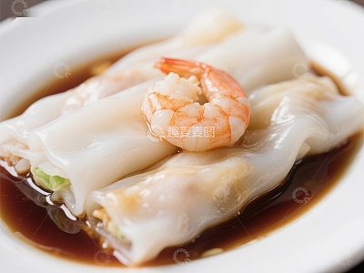 鲜虾肠粉，淋上酱汁的美味佳肴