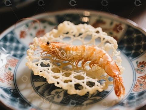 精致虾料理配以金丝面饼