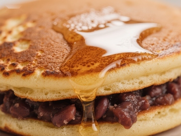 红豆夹心煎饼淋蜂蜜