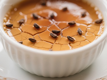 焦糖布丁配黑芝麻