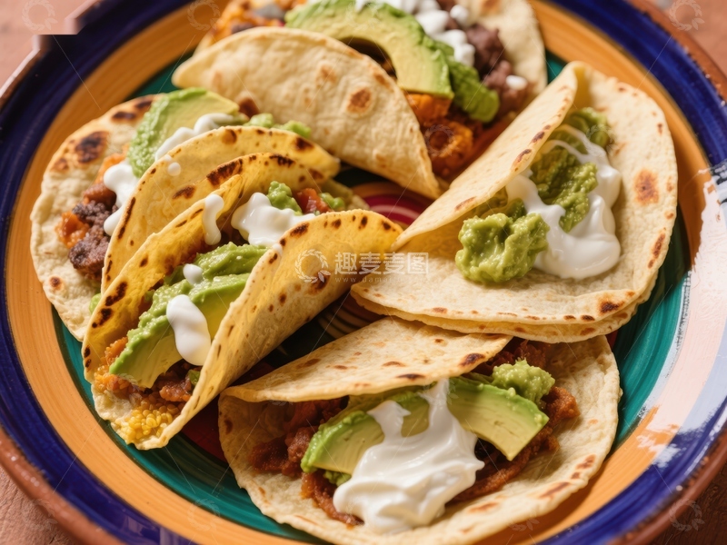 高清大图下载【趣麦麦图】美味的墨西哥玉米饼配鳄梨酱和酸奶油