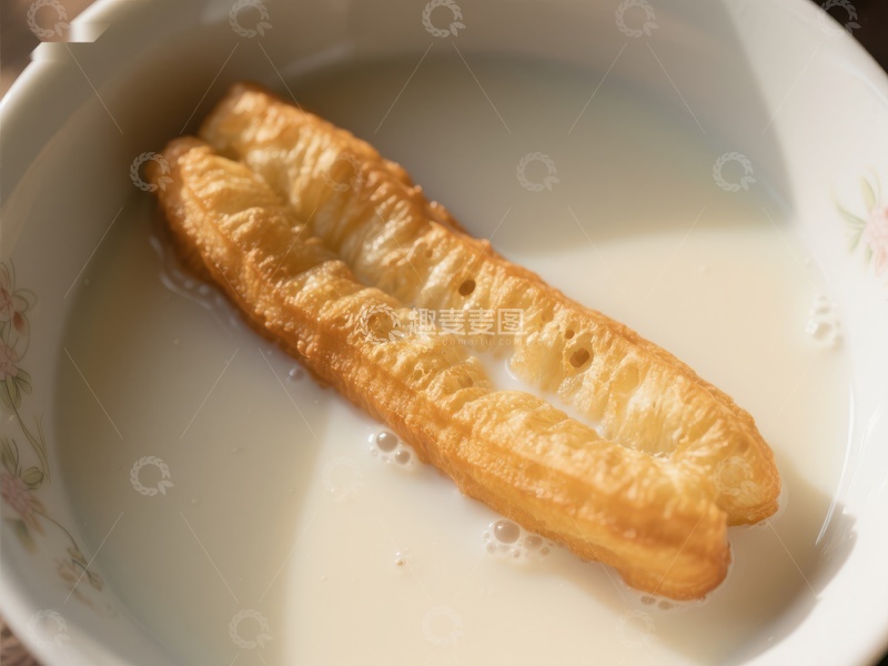 高清大图下载【趣麦麦图】油条浸泡牛奶，传统早餐组合