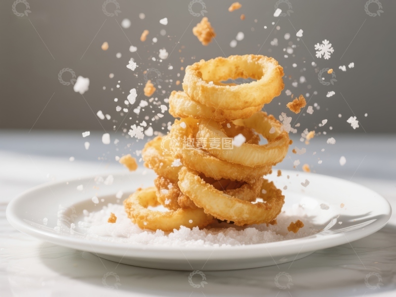 高清大图下载【趣麦麦图】金黄洋葱圈撒盐瞬间