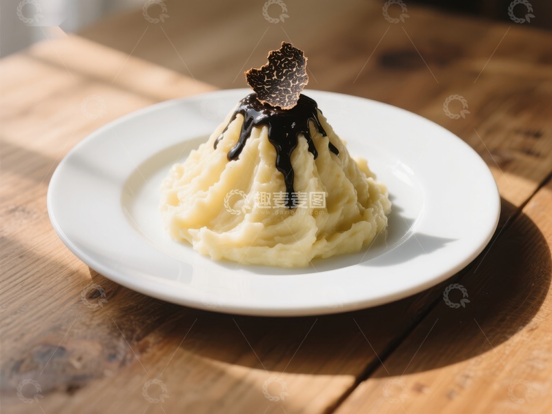 高清大图下载【趣麦麦图】奶油土豆泥配黑松露和巧克力酱