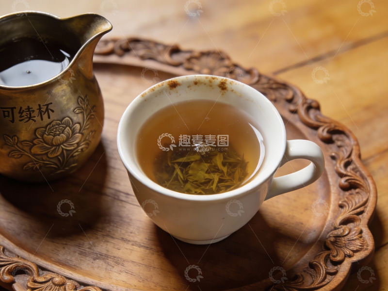 高清大图下载【趣麦麦图】木质托盘上的茶具与茶汤