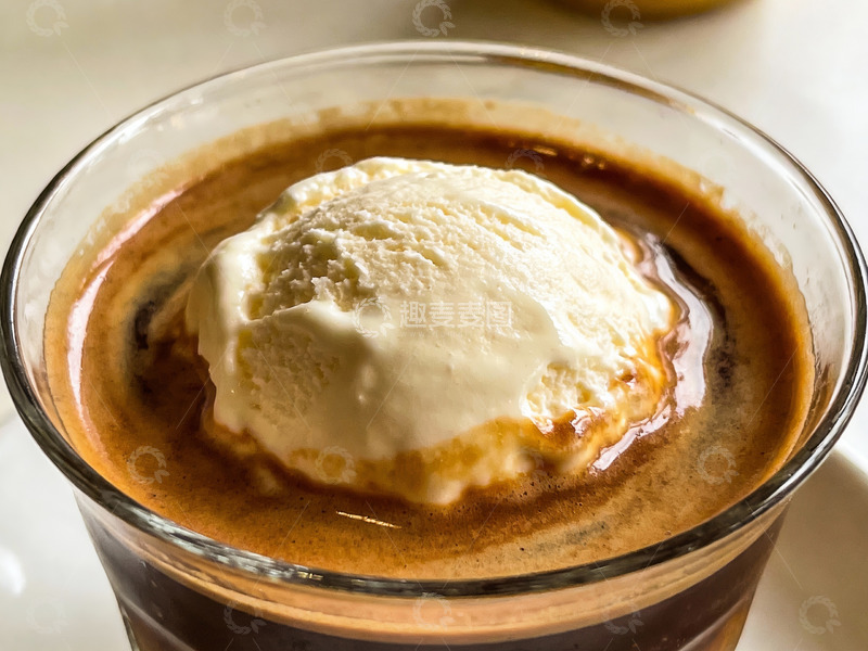 高清大图下载【趣麦麦图】冰咖啡上冰淇淋球特写