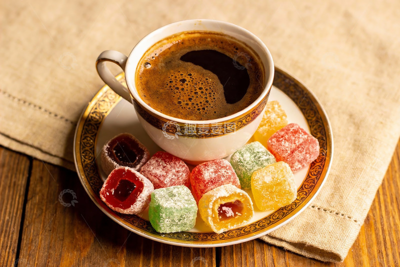 高清大图下载【趣麦麦图】咖啡杯配彩色糖果