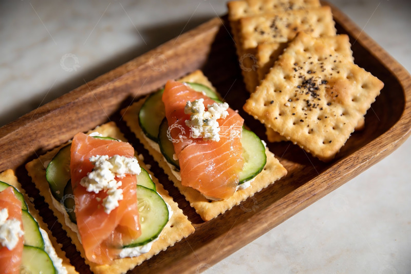 高清大图下载【趣麦麦图】三文鱼黄瓜饼干摆盘