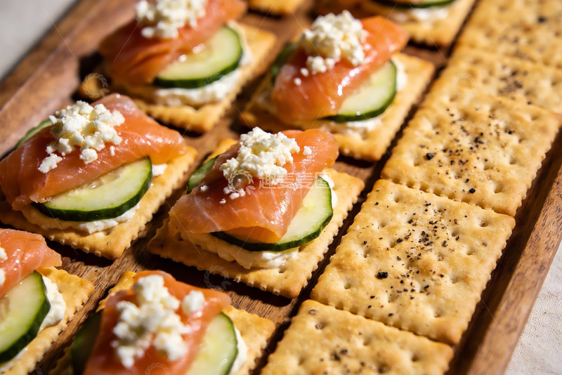 高清大图下载【趣麦麦图】三文鱼黄瓜饼干小吃摆盘