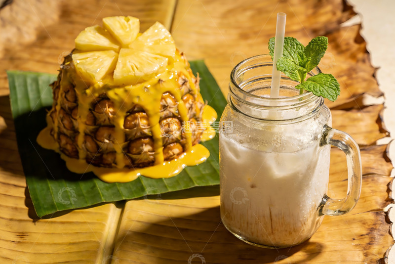 高清大图下载【趣麦麦图】菠萝饮品与椰奶冰饮