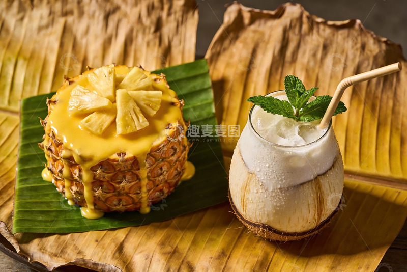高清大图下载【趣麦麦图】菠萝椰子饮品与装饰摆盘