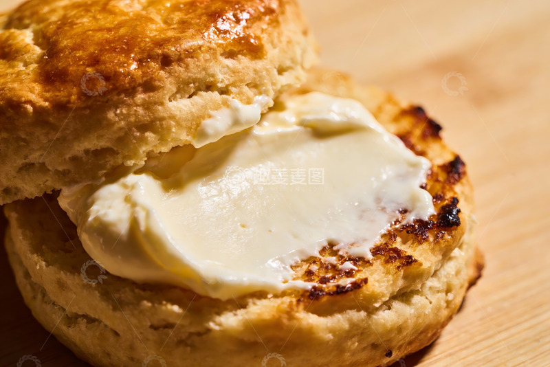 高清大图下载【趣麦麦图】金黄酥脆饼干涂抹奶油