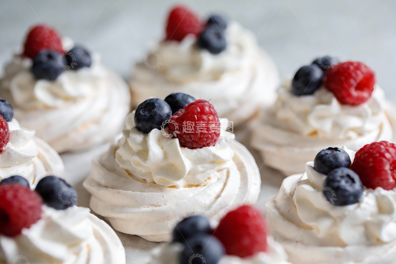 高清大图下载【趣麦麦图】奶油甜点配浆果