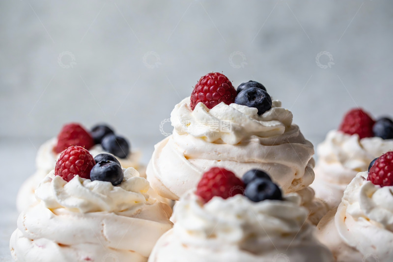 高清大图下载【趣麦麦图】奶油甜点配浆果