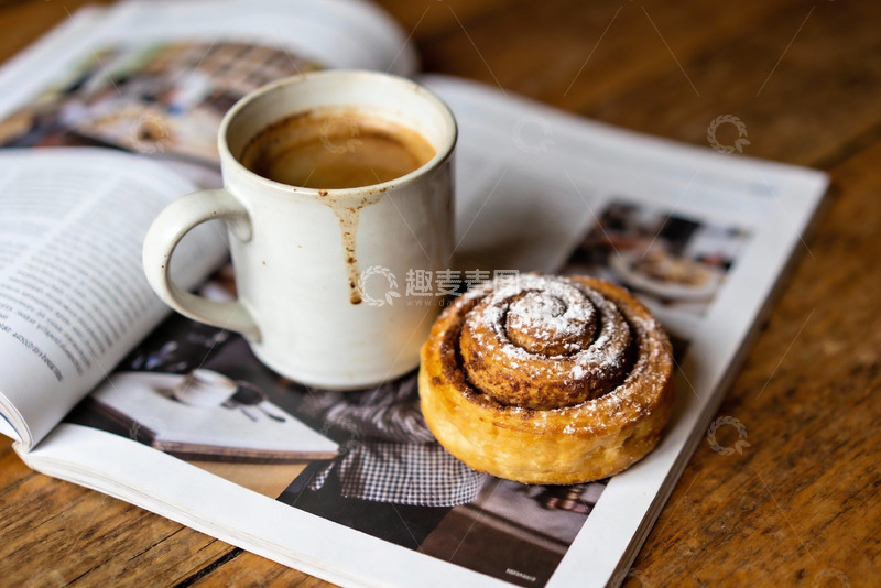 高清大图下载【趣麦麦图】咖啡与肉桂卷的惬意时光