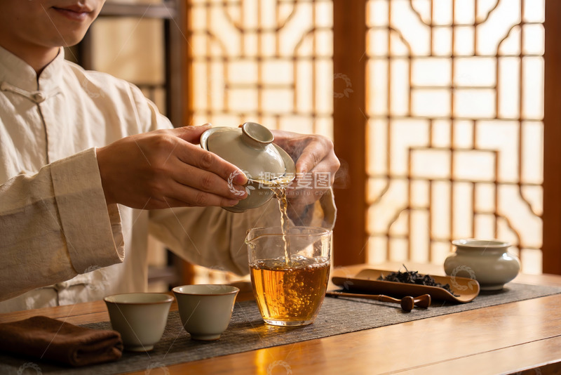 高清大图下载【趣麦麦图】传统茶艺师冲泡功夫茶
