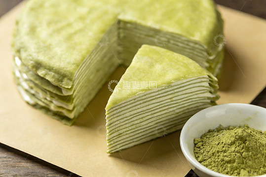 抹茶千层蛋糕切片特写