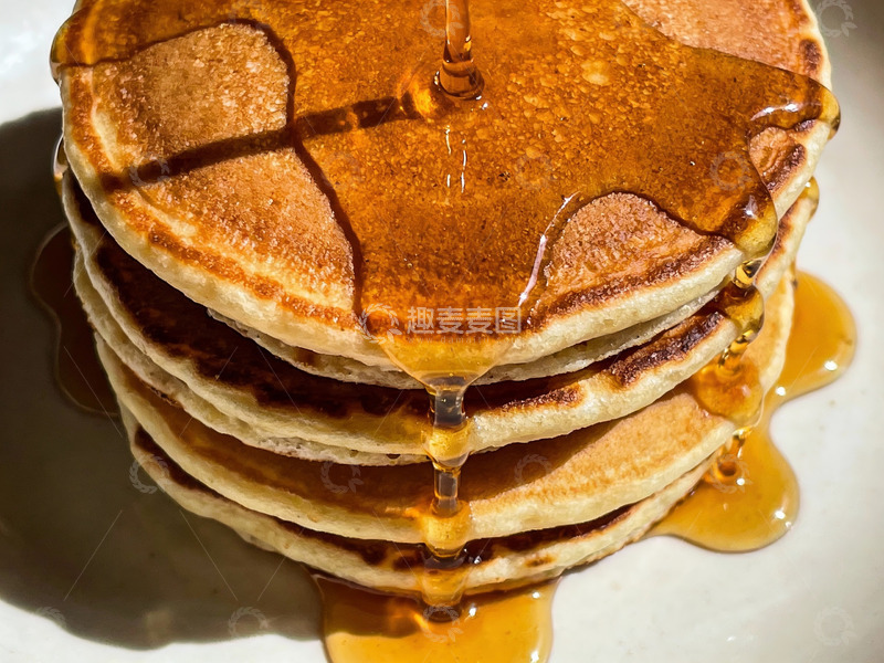 高清大图下载【趣麦麦图】金黄松软煎饼淋上糖浆