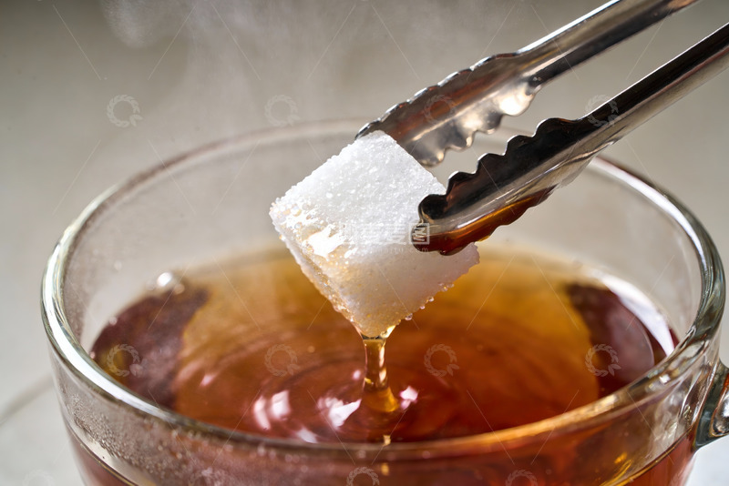 高清大图下载【趣麦麦图】糖块落入热茶瞬间