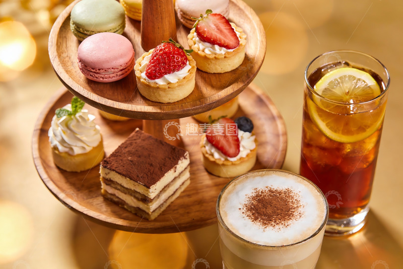 高清大图下载【趣麦麦图】三层甜点架配饮品